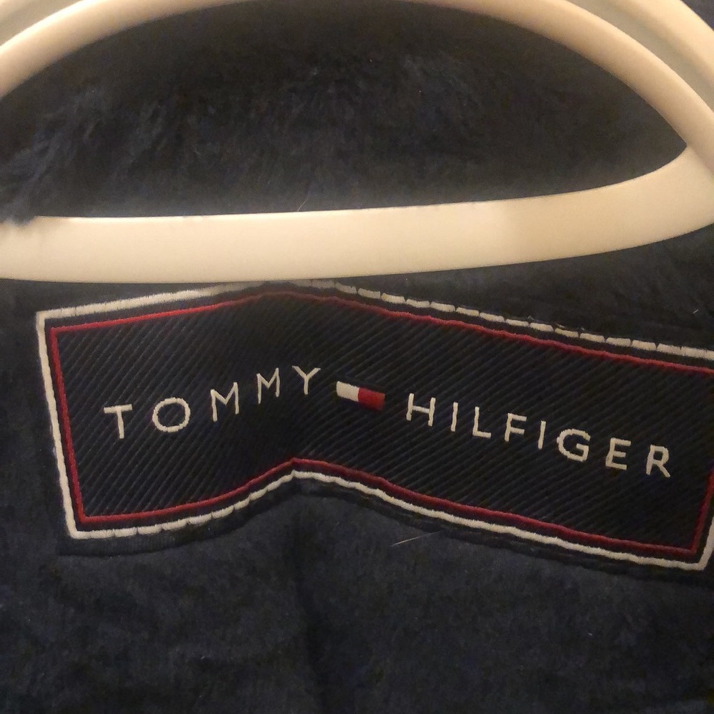 Tommy Hilfiger so soft inside 🥰 pinstripes on pockets Arm with logo! NEVER WORN - Picture 6 of 10